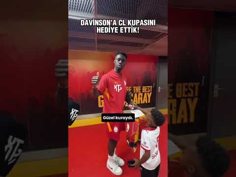 Davinson Sanchez'e temsili Şampiyonlar Ligi Kupası hediye ettik!
