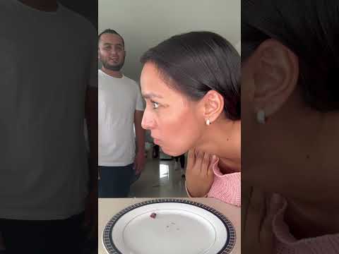 Las dos por igual 😏😏 #humor #shortvideos #viral #bromas