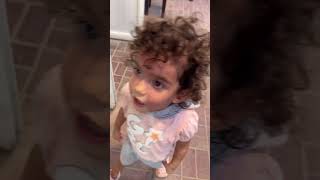هذا الرجل قرر ان يراقب الطفلة التي رفضت ان تسرق وتفاجأء؟