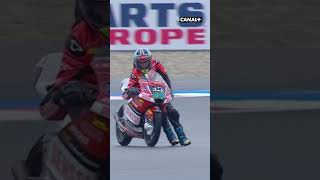 Buchanan évite le high side en essais Moto3 🥵