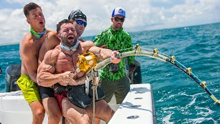 BODYBUILDER VS SEA MONSTER