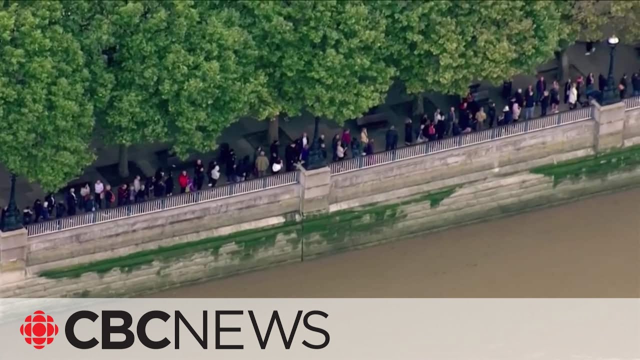 Long Lines in London to Pay Respects to the Queen