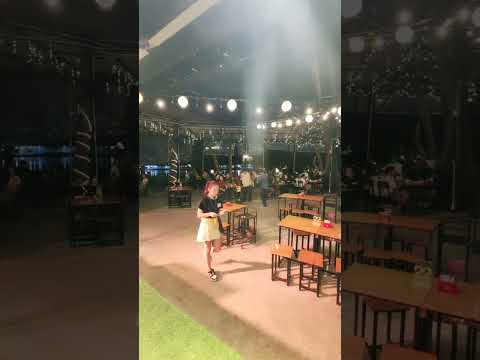 ทดสอบXviveA58GuitarWirelessSystemโดยลงไปเล่นที่โต๊ะลูกค้าครู ครูริชชี่สอนดนตรีภูเก็ตออนไลน์ ทดสอบXviveA58GuitarWirelessSystemโดยลงไปเล่นที่โต๊ะลูกค้าครู