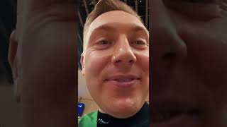 Kann ich eine Waffe durch die Sicherheitskontrolle schmuggeln?