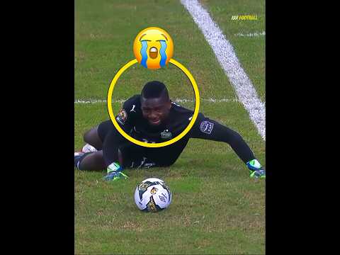 Crazy Goalkeepers Mistake 😳