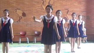 North Korean Girls singing Korean folk tune (MVI 0699)
