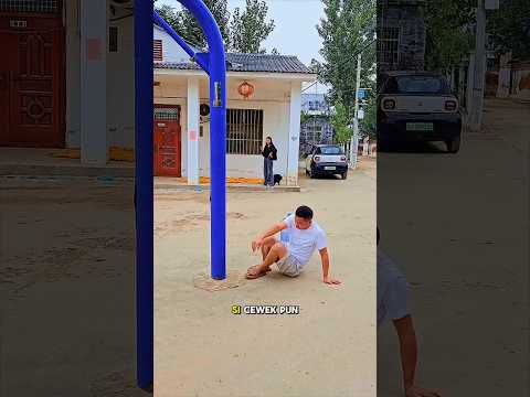 pria ini beraksi di depan cewe cantik tapi ini yang terjadi#shorts