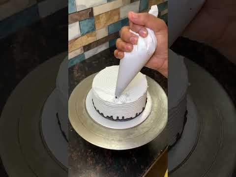 सुन्दर सा Vanilla Cake Decorating Pankhri #cake #garnish #vannila #cakeart #cakedecorating