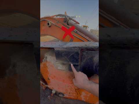 How to fix the excavator's broken bomb was made#cuttingskills #howtofix #stickwelding #shorts