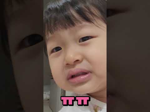 애착인형이 빨래 당하는 걸 지켜보는 26개월 아가 #shorts