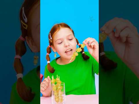 ❤️FUN SNACK HACK! GRAPE HEARTS FOR KIDS! #shorts #kids
