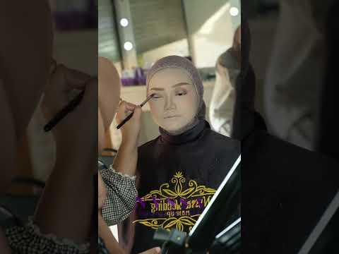Kursus makeup pengantin hari pertama