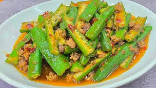 #ผัดกระเจี๊ยบหมูคั่ว อร่อยลงตัวเข้ากันมาก กระเจี๊ยบแทบไม่มีเมือกเลย กรอบอร่อยกำลังดี กินเพลินมากๆ