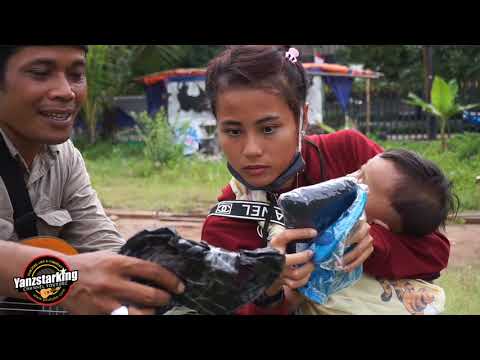 Wulan pengamen suara emas nyanyiin lagu melow...!!!galangnya dapat hadiah