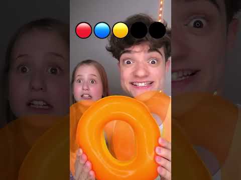 Mi hermana me dio una píldora mágica? 💊 (ASMR en color)