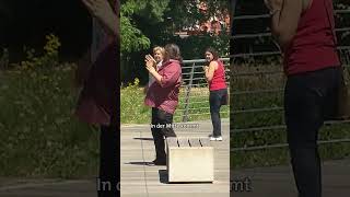 Unsichtbare Gefahr! Glasscheibe oder unsichtbare Wand? #streetprank | Verstehen Sie Spaß?