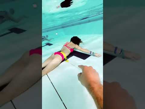 Is she ticklish underwater? @mellsstressless