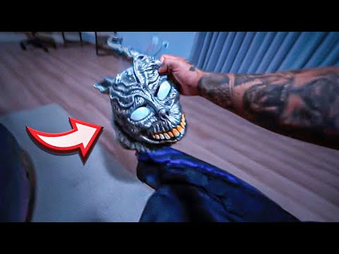 😱ENTÃO ELE É..? ENCONTREI A ROUPA DO PRIMO ESTRANHO NO QUARTO DO RENATO!!