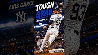 Luis García Jr.'s Over-the-Shoulder Catch! 😱