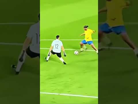 #skills #fy #footballskills #soccerskills #fy #viral #reels #ronaldino #footballskillschallenge