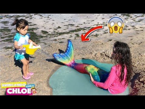 CHLOE ENCONTRA UMA SEREIA E FAZ PISCINA GIGANTE NA AREIA DA PRAIA!!!