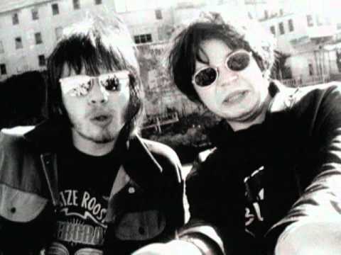 Caught By The Fuzz de Supergrass Letra y Video