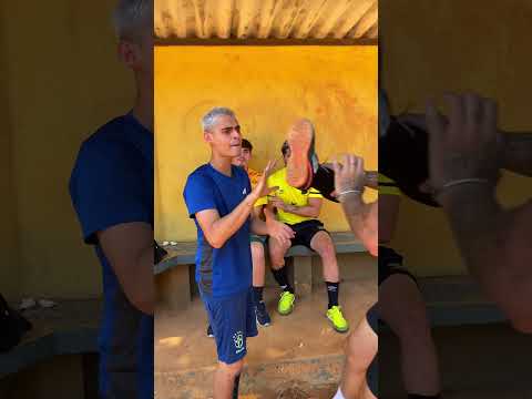 Ele fez o certo? #futebol #humor #shorts