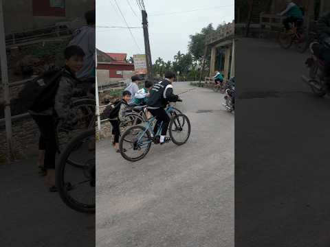 Xe đạp lên dốc