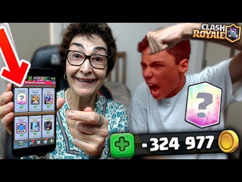 MINHA VÓ ME TROLLOU GASTANDO TODO OS MEUS 300 MIL DE OURO E GANHOU UMA  LENDÁRIA NO BAÚ GRÁTIS!!!