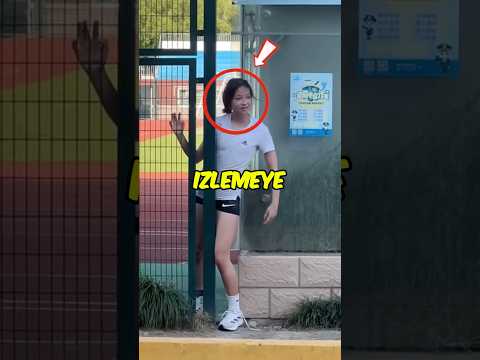 Sahaya Biletsiz Giren Zayıf Kız 🧍‍♀️😳