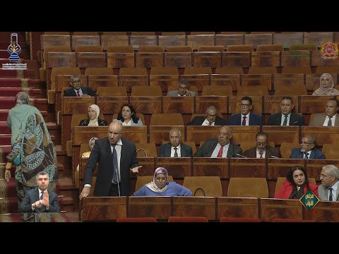 حجاج مغارية بدون مقاعد الطائرة ... ابراهيمي ينتفض