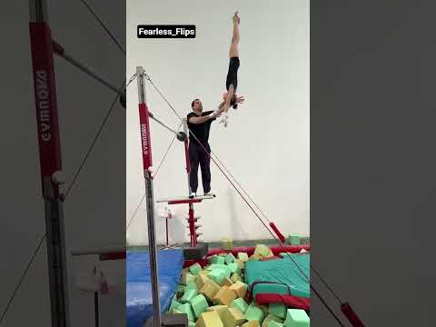 Gymnastics training video ๐#gymnasticflips #teambackflip #coachingskills //repost by Fearless_Flips