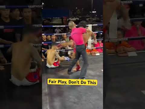 Look this boxer, try kick after fall down #boxing #martialarts #muaythai  #kickboxing #foryou