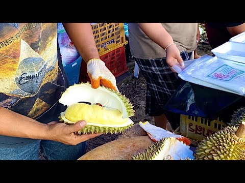 This man cutting durian extremely clean - Amazing cutting skills