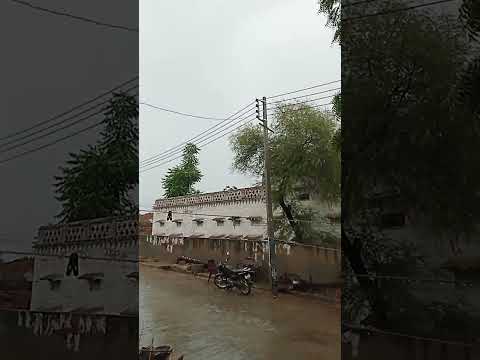 Barish Ho Rahi hai #ytviral #rainyday #shortsfeed #youtubeshorts #ytshorts #viralshorts #trending