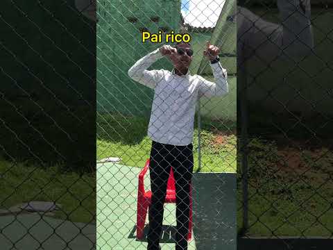 ESCOLINHA DE FUTEBOL:RICO VS POBRE