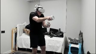rraenee vr'da titreyerek korkuyor