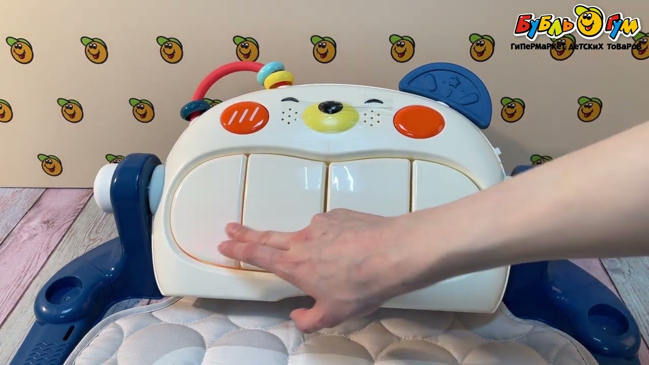 Коврик развивающий Мишка с бизибордом серый с синими элементами - видео