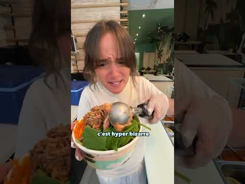 Identifie ton pote bizarre 😵‍💫 #pokebowl #food #ytbshort #poke#bowl#saumon#avocat#qualité#bizarre
