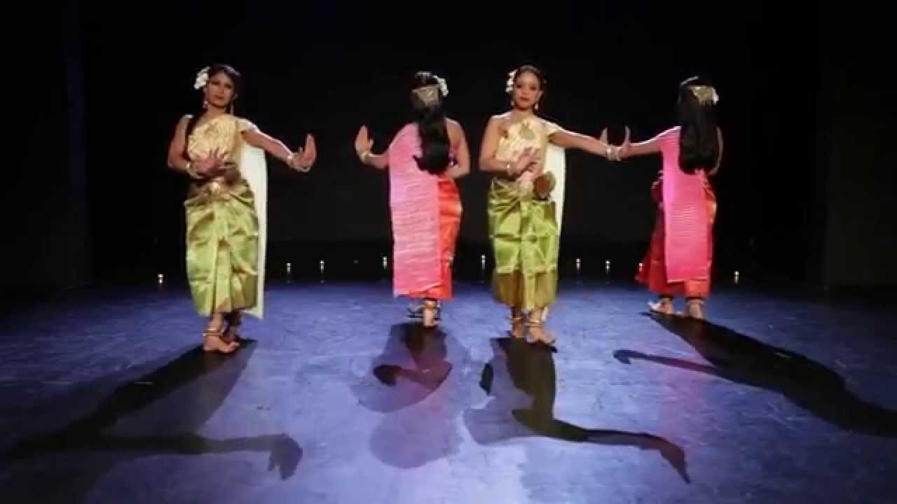 โซเชียลเดือด! ดราม่าเขมรสวมชุดไทย รำ ลาวดวงเดือน เปลี่ยนชื่อใหม่ The M...