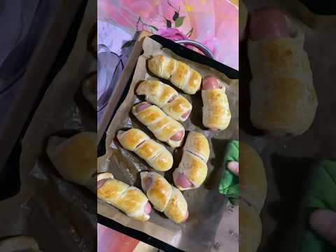 Какие сосиски в тесте дешевле, из магазина или приготовленные дома?