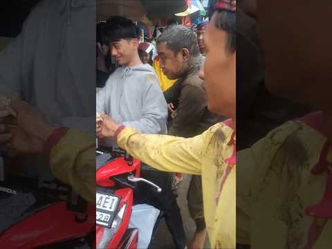 Ketika kuda lumping ikut naik motor #shorts #kudalumping #viralvideo