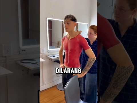 Cowok Ini Nekat Banget Ngeprank Satpam Di Mall