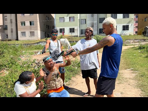 ELE PAGO UM ALTO PREÇO AO ROUBA O COROA DA FAVELA