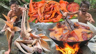 survival in the rainforest - how to cooking Cow tail  life in jungle