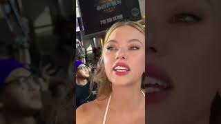 Scarlett Johansson: Class Act Answers Rookie's Jurassic Question