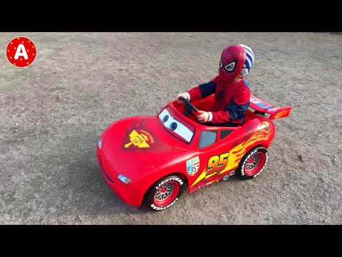 Adam Ouvre Voiture Cars 2 Lightning McQueen