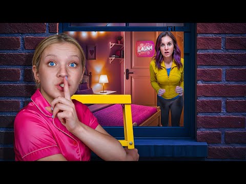 SNEAKING OUT at MIDNIGHT with my SISTER!