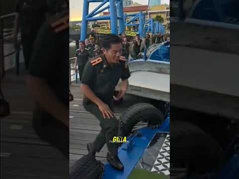 BỘ ĐỘI LÀO SANG THĂM VIỆT NAM