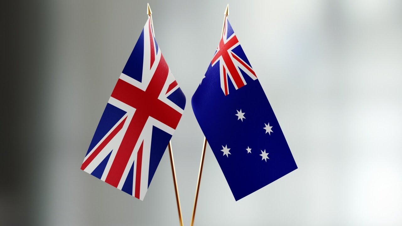 Tony Abbott Hoping Australians ‘Quietly Reconsider’ their Republicanism